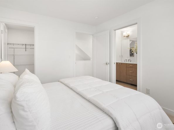 8340 Mary Avenue NW D, Seattle WA 98117