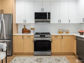 18015 2nd Avenue NE B, Shoreline WA 98155