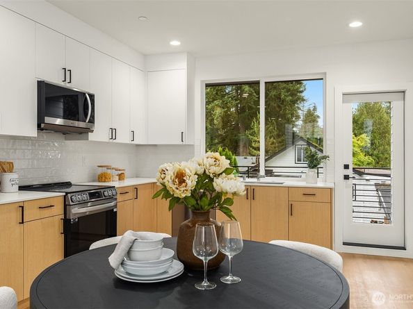 18015 2nd Avenue NE B, Shoreline WA 98155