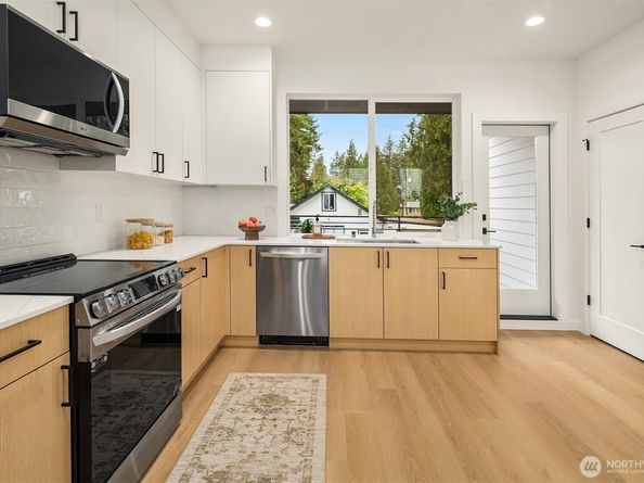 18015 2nd Avenue NE B, Shoreline WA 98155