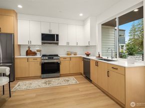 18015 2nd Avenue NE B, Shoreline WA 98155