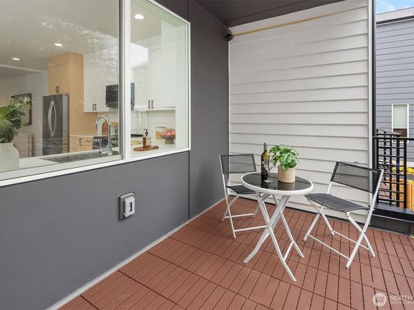 18015 2nd Avenue NE B, Shoreline WA 98155