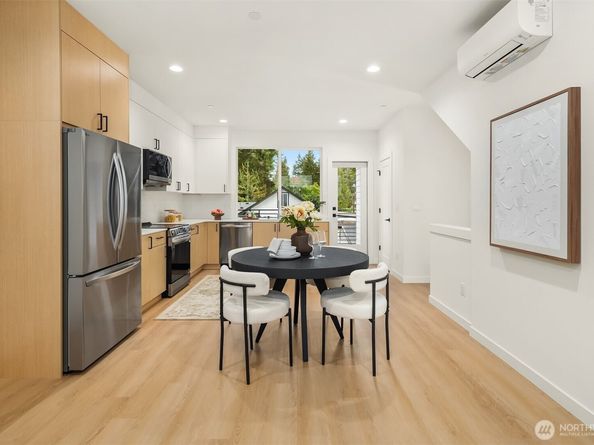 18015 2nd Avenue NE B, Shoreline WA 98155