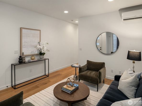 9553 Ashworth Avenue N B, Seattle WA 98103