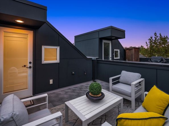 9553 Ashworth Avenue N B, Seattle WA 98103