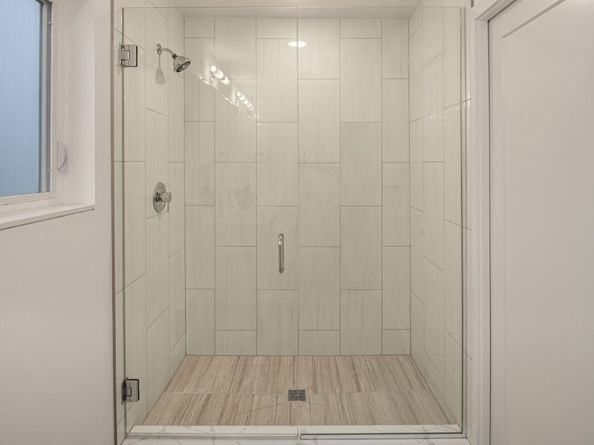 9553 Ashworth Avenue N B, Seattle WA 98103