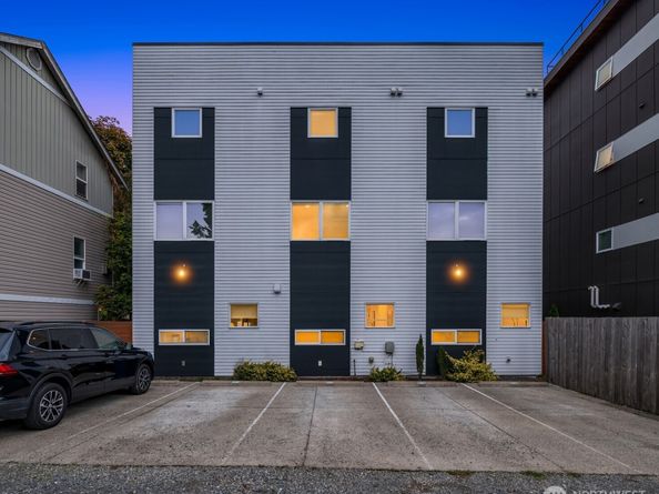 9553 Ashworth Avenue N B, Seattle WA 98103