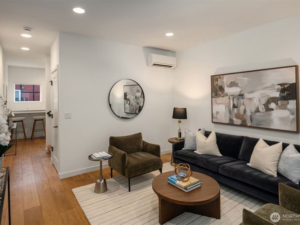 9553 Ashworth Avenue N B, Seattle WA 98103