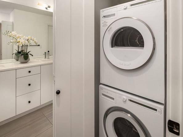 9553 Ashworth Avenue N B, Seattle WA 98103