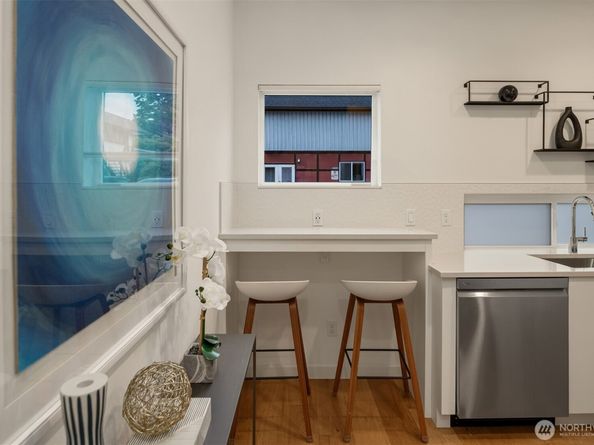 9553 Ashworth Avenue N B, Seattle WA 98103