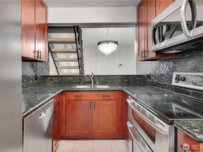 2524 S 317th Street 304, Federal Way WA 98003