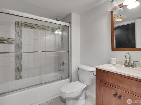 2524 S 317th Street 304, Federal Way WA 98003