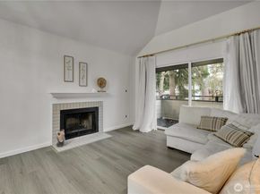 2524 S 317th Street 304, Federal Way WA 98003