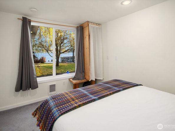 24410 Vashon Highway SW, Vashon WA 98070