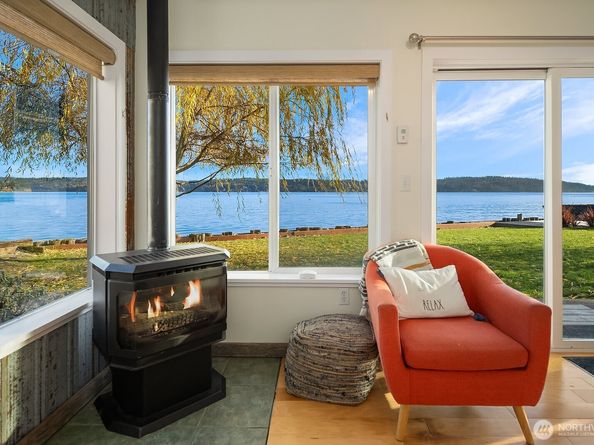 24410 Vashon Highway SW, Vashon WA 98070