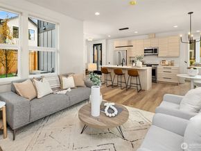 817 18th Avenue W, Kirkland WA 98033