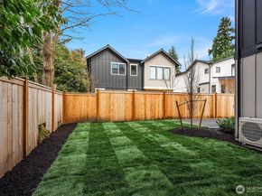 817 18th Avenue W, Kirkland WA 98033