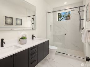 817 18th Avenue W, Kirkland WA 98033