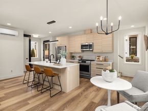 817 18th Avenue W, Kirkland WA 98033