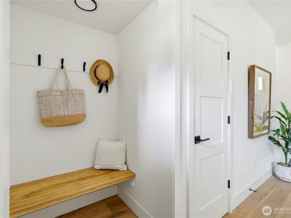 7554 39th Avenue SW, Seattle WA 98126