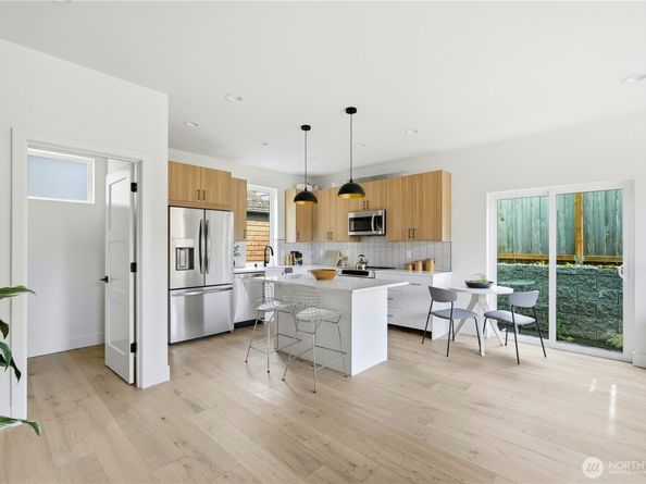 7554 39th Avenue SW, Seattle WA 98126