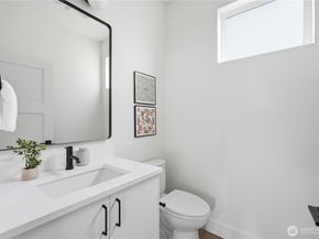 7554 39th Avenue SW, Seattle WA 98126