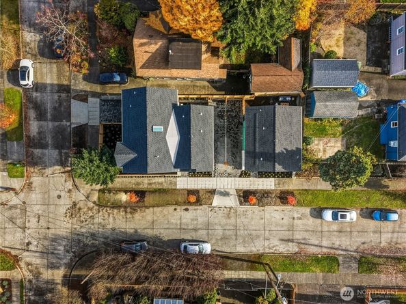 7554 39th Avenue SW, Seattle WA 98126