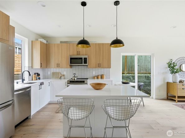 7554 39th Avenue SW, Seattle WA 98126