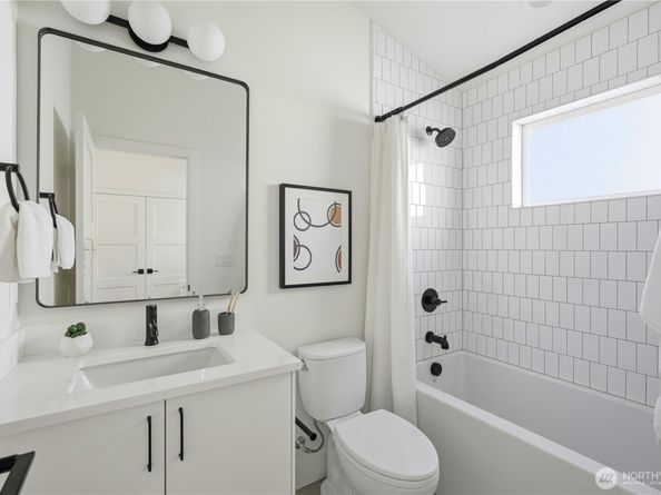 7554 39th Avenue SW, Seattle WA 98126