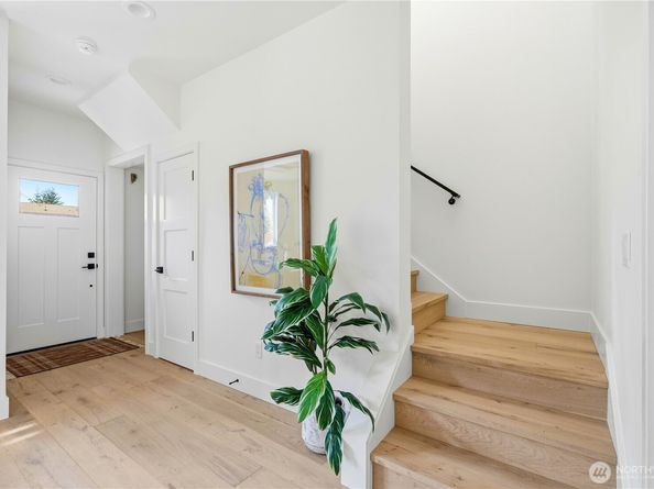 7554 39th Avenue SW, Seattle WA 98126