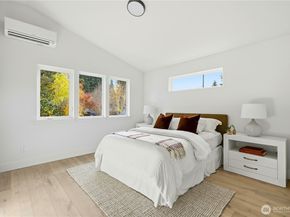 7554 39th Avenue SW, Seattle WA 98126