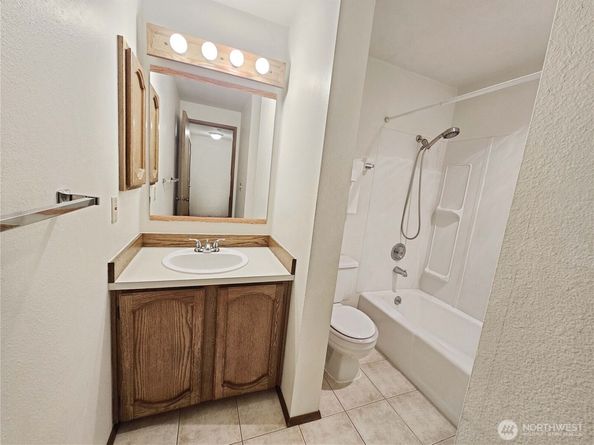 12225 100th Avenue NE B105, Kirkland WA 99034