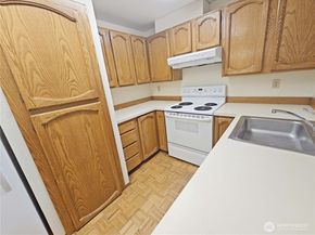 12225 100th Avenue NE B105, Kirkland WA 99034