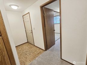 12225 100th Avenue NE B105, Kirkland WA 99034