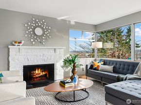 3439 24th Avenue W, Seattle WA 98199