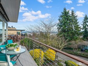3439 24th Avenue W, Seattle WA 98199
