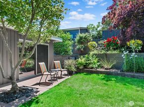 3439 24th Avenue W, Seattle WA 98199