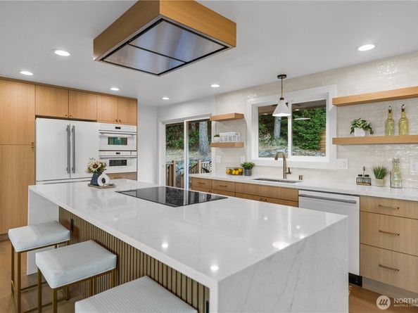 16433 9th Avenue SW, Burien WA 98166