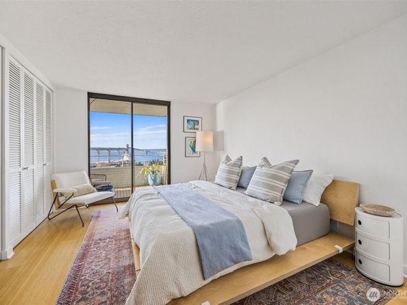 521 5th Avenue W 402, Seattle WA 98119