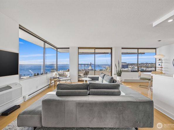 521 5th Avenue W 402, Seattle WA 98119