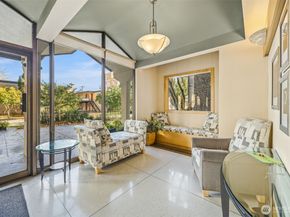 521 5th Avenue W 402, Seattle WA 98119