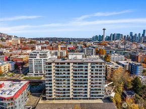 521 5th Avenue W 402, Seattle WA 98119