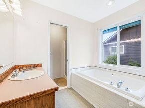 8259 SE O'Farrell Lane, Port Orchard WA 98366