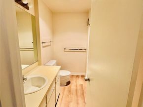 322 N 134th Street 203, Seattle WA 98133