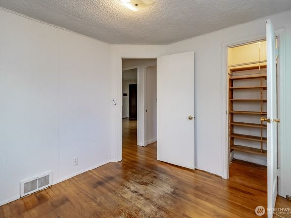 4435 S 144th St, Tukwila WA 98168