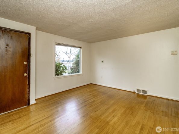 4435 S 144th St, Tukwila WA 98168