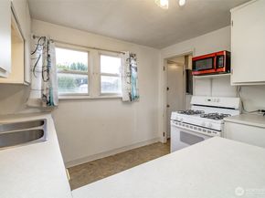 4435 S 144th St, Tukwila WA 98168