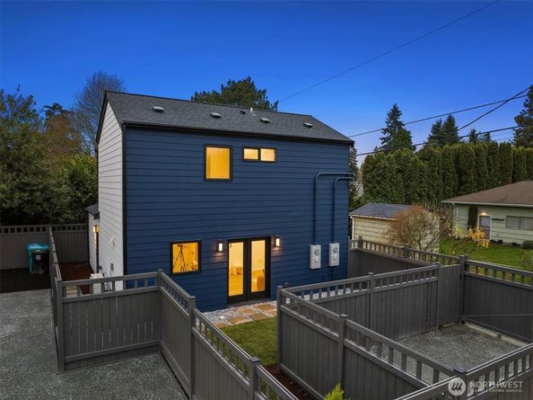 3011 SW Henderson Street, Seattle WA 98126