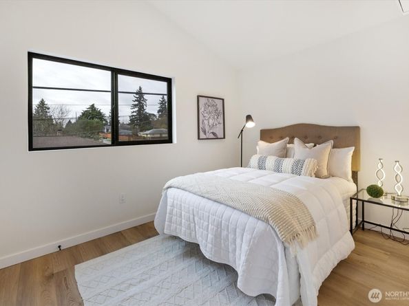 3011 SW Henderson Street, Seattle WA 98126