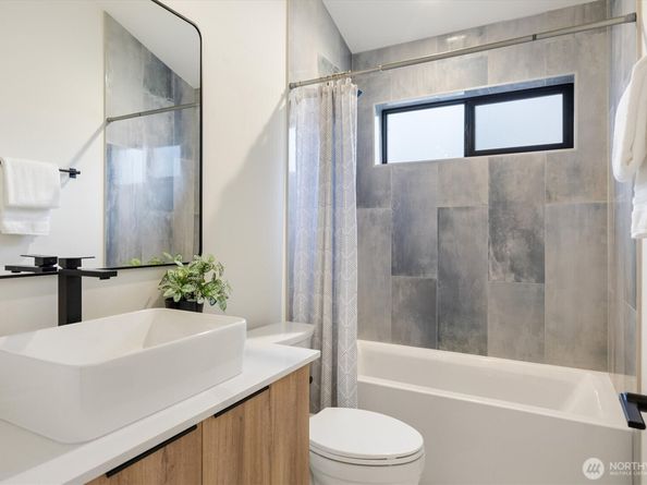 3011 SW Henderson Street, Seattle WA 98126